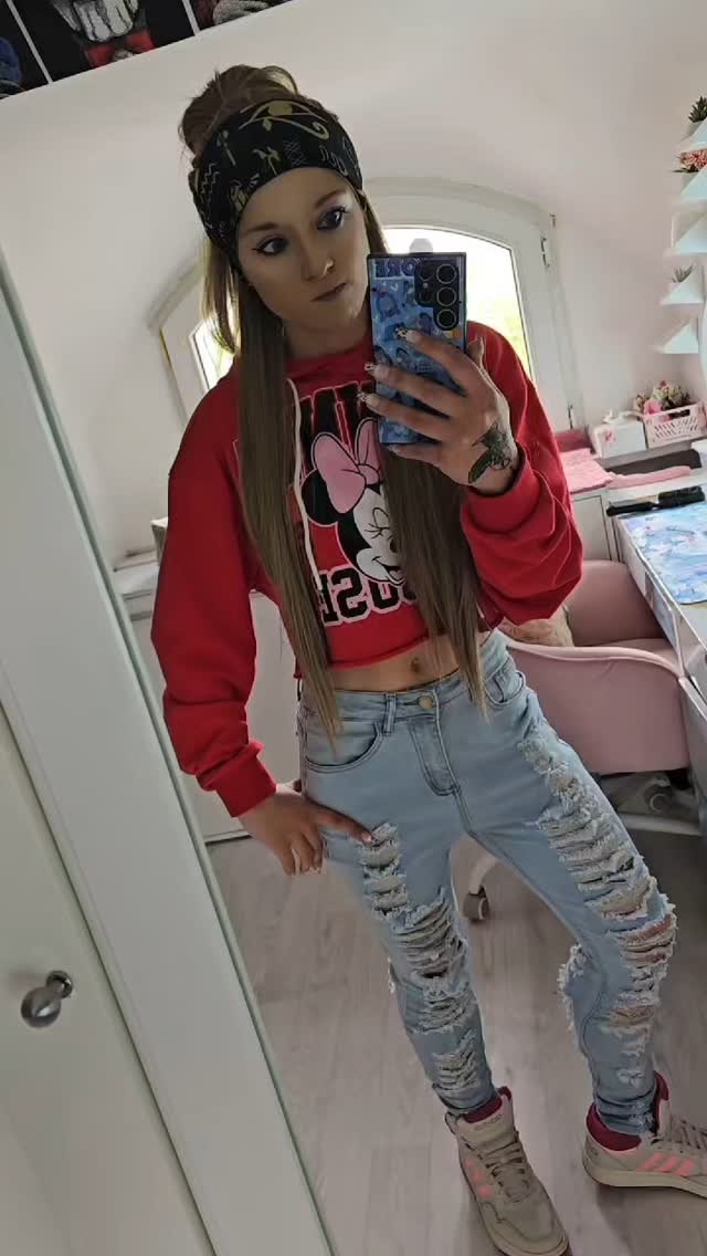 ❤️
#bloggerstyle #bloggerin #blogger_de #beautybloggers #bloggerlifestyle #lifestyleblogger #linkinprofile #lifestyleblog #gutenabend #selfie #influencer #instablog #influencers #blonde #selflove #newme #ootdfashion #ootd #germanblog #germanblogger #ukrainegirl #makeblogger #makeup #follower #followｍe #ｓｉｎｇｌｅ #singlegirls #dogmom #catmom #liketime